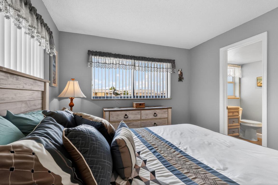 12 Colonial Club Drive 305