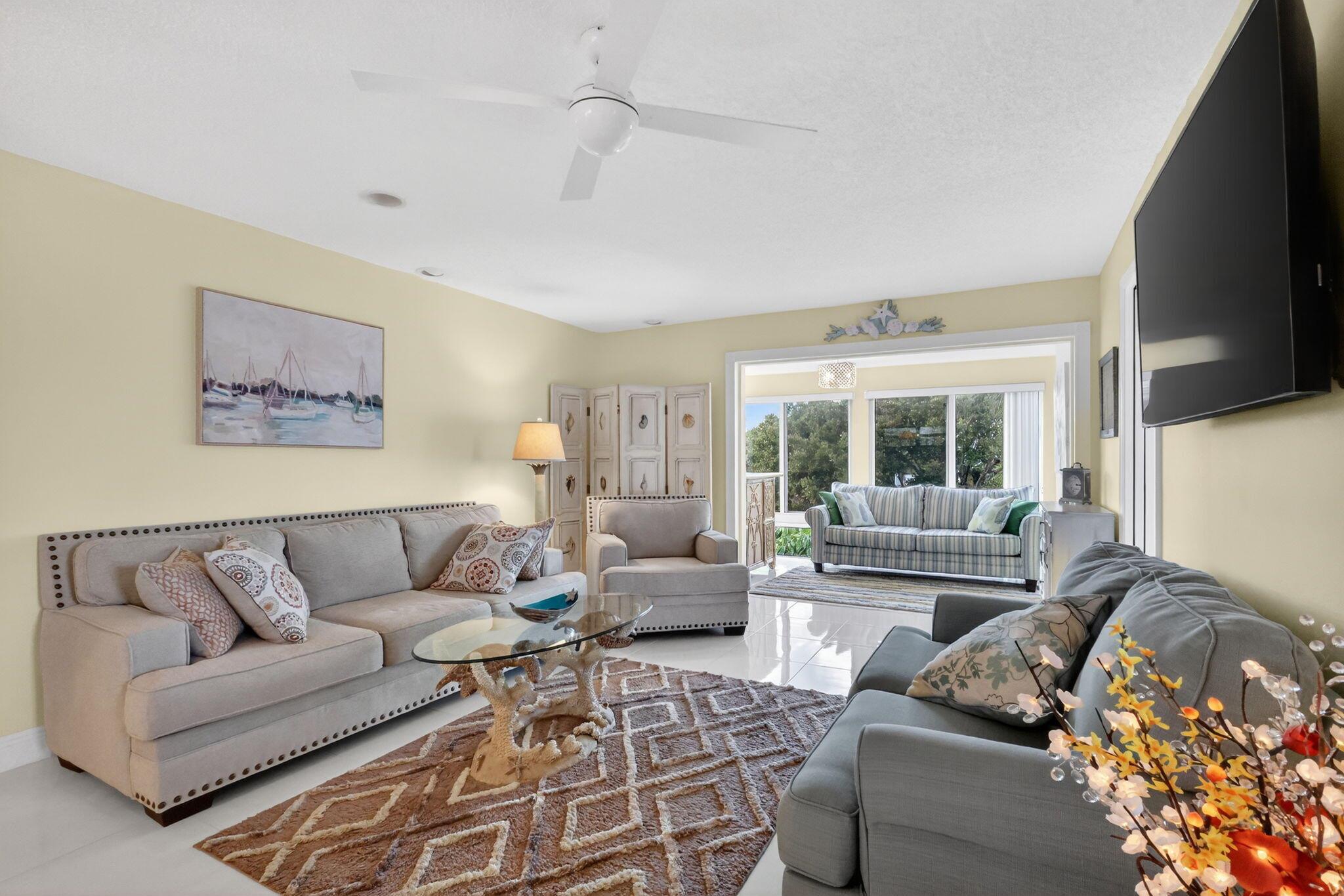 12 Colonial Club Drive 305