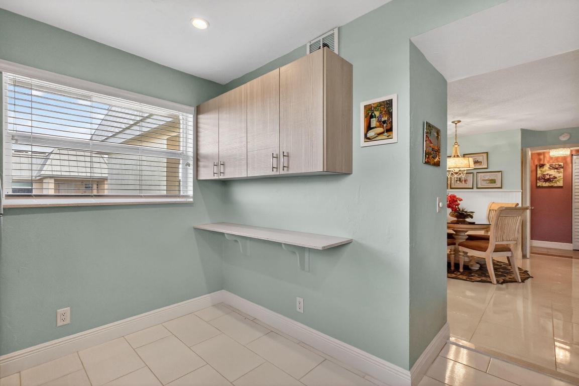 12 Colonial Club Drive 305