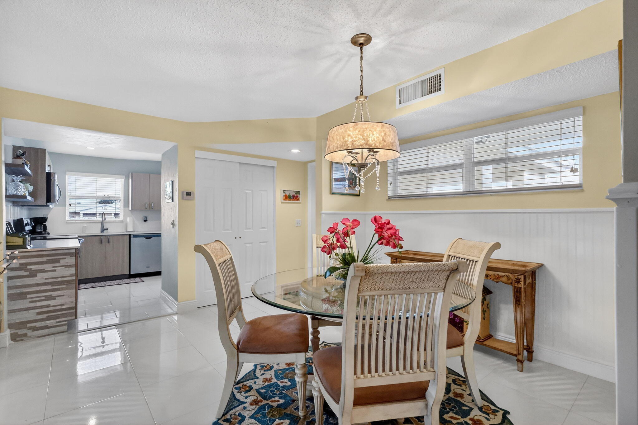 12 Colonial Club Drive 305