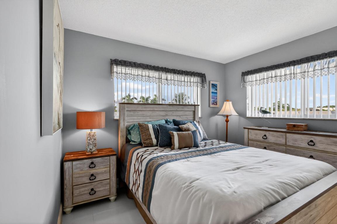 12 Colonial Club Drive 305