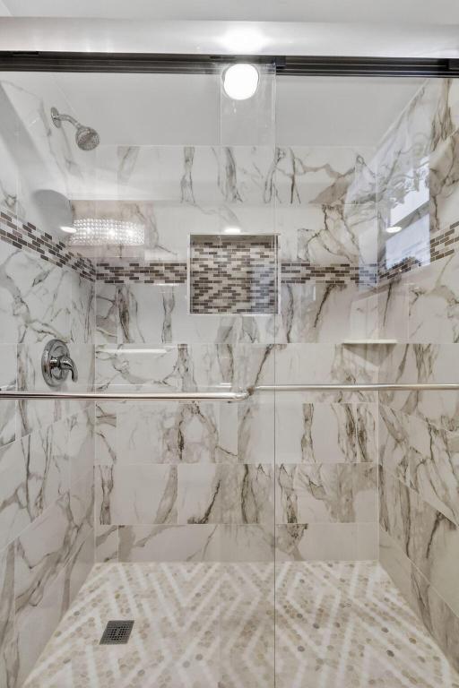 12 Colonial Club Drive 305