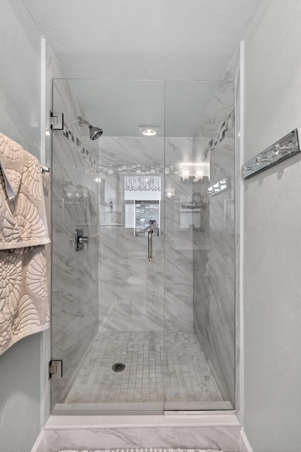 12 Colonial Club Drive 305