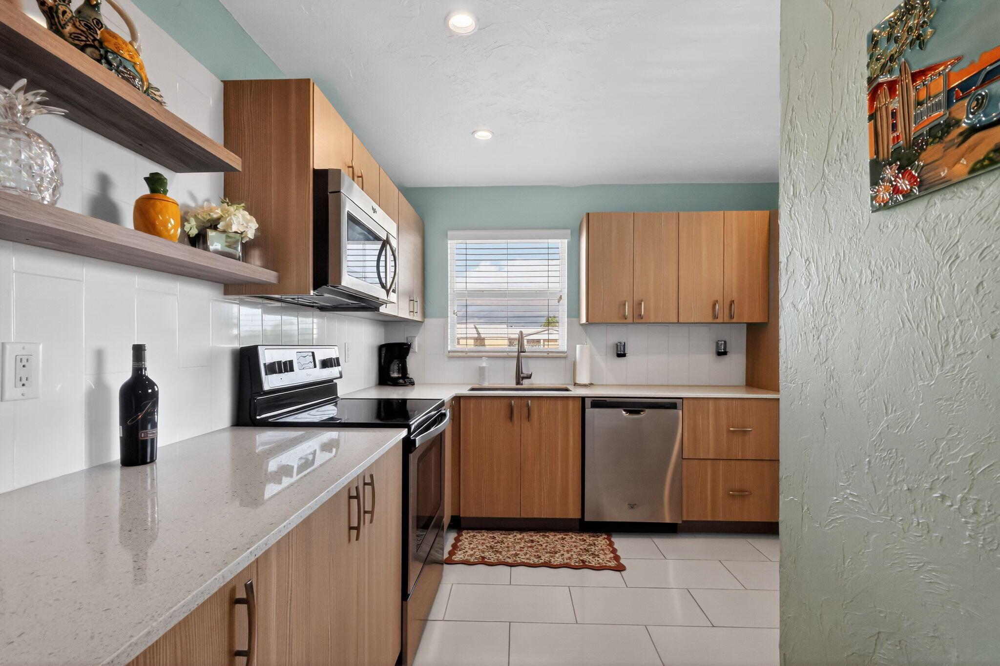 12 Colonial Club Drive 305