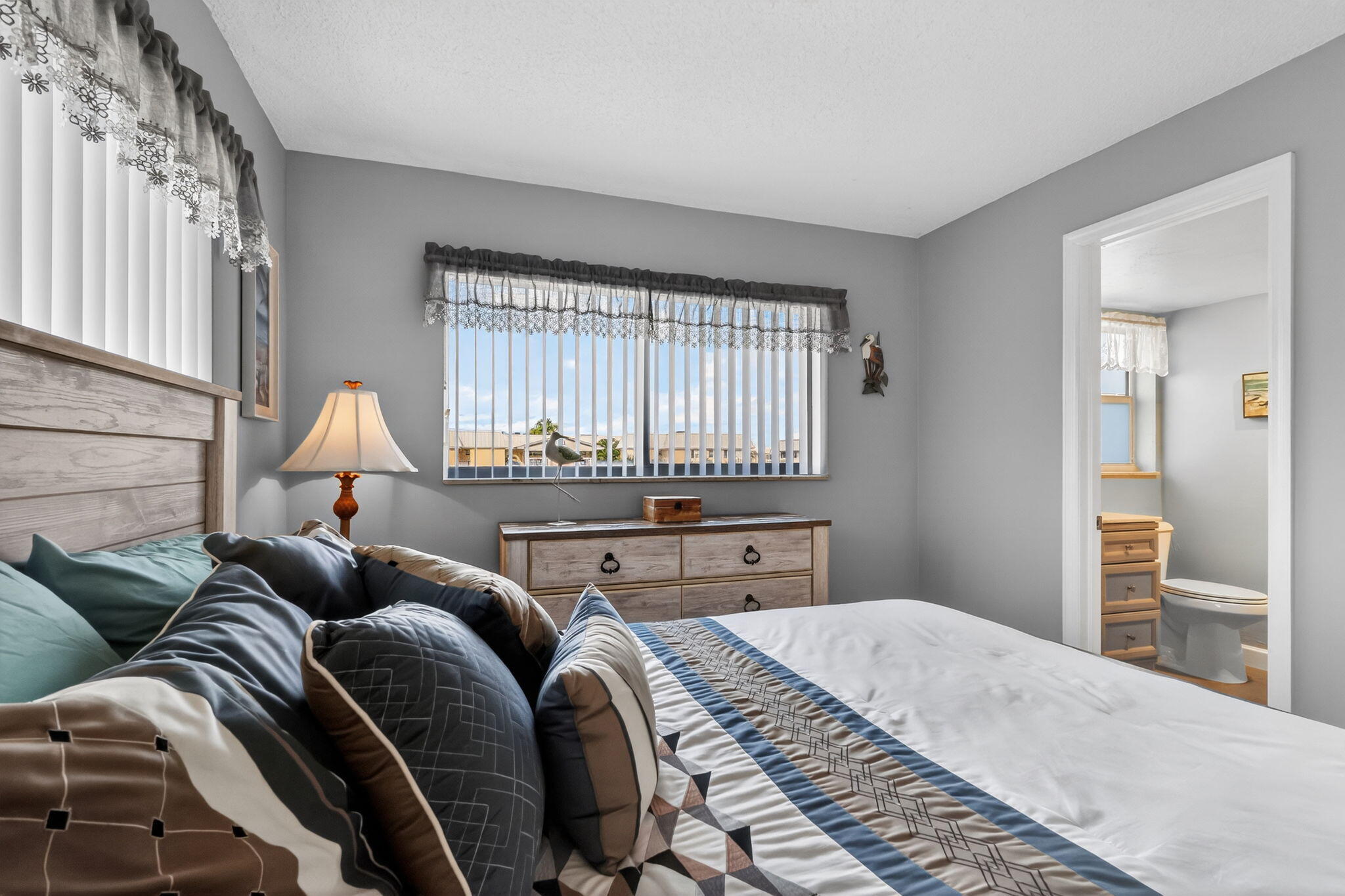 12 Colonial Club Drive 305