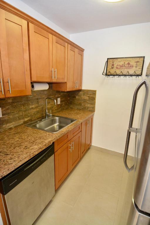 2000 NE 51st Court 103