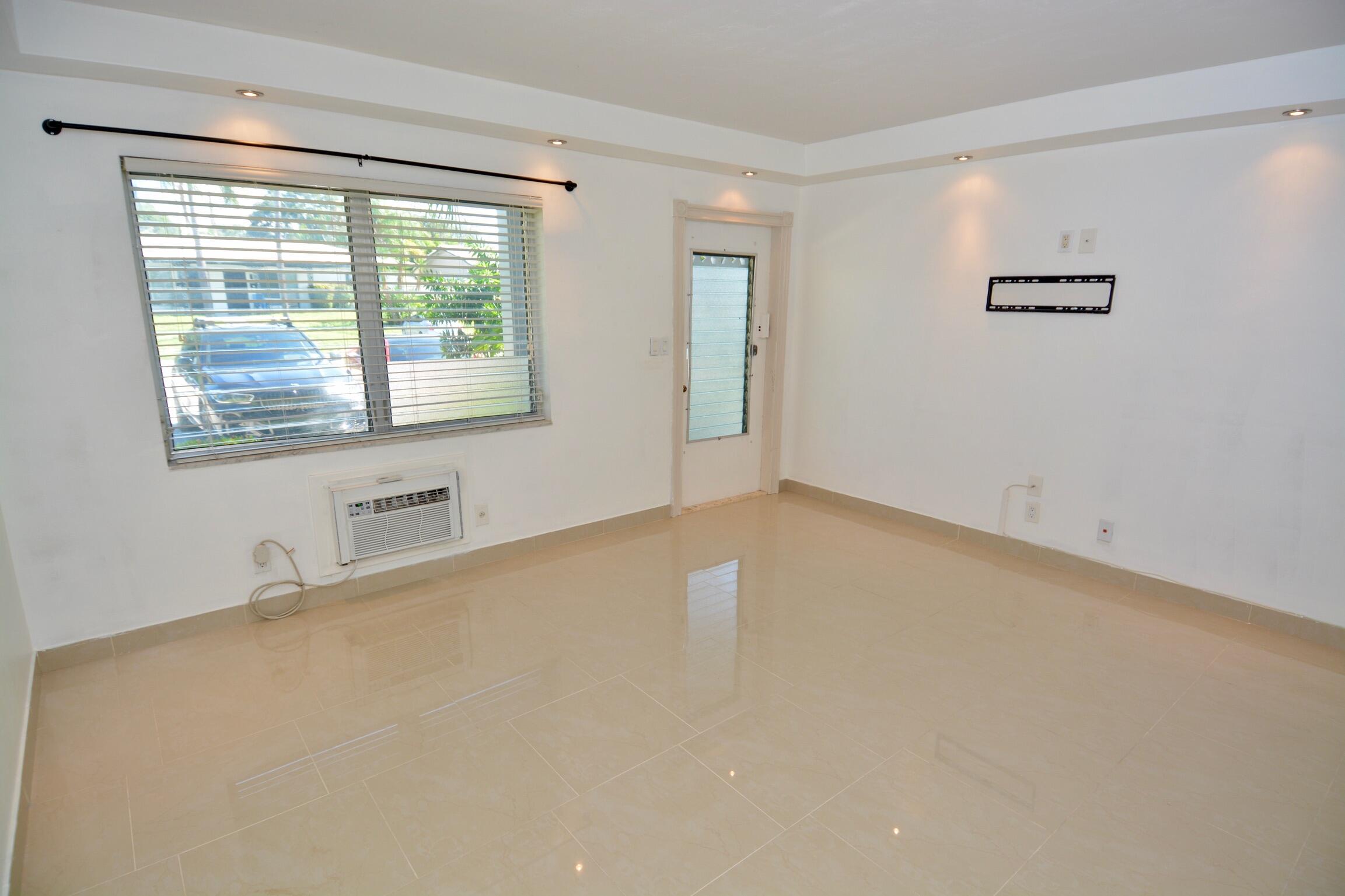 2000 NE 51st Court 103