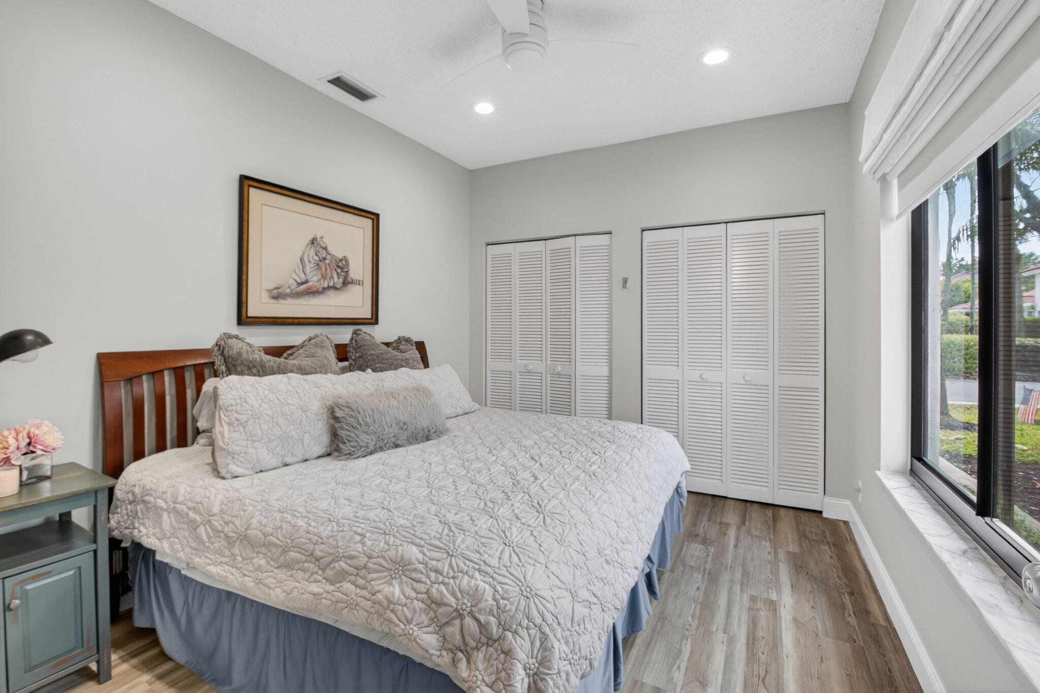 5536 Fox Hollow Dr Drive