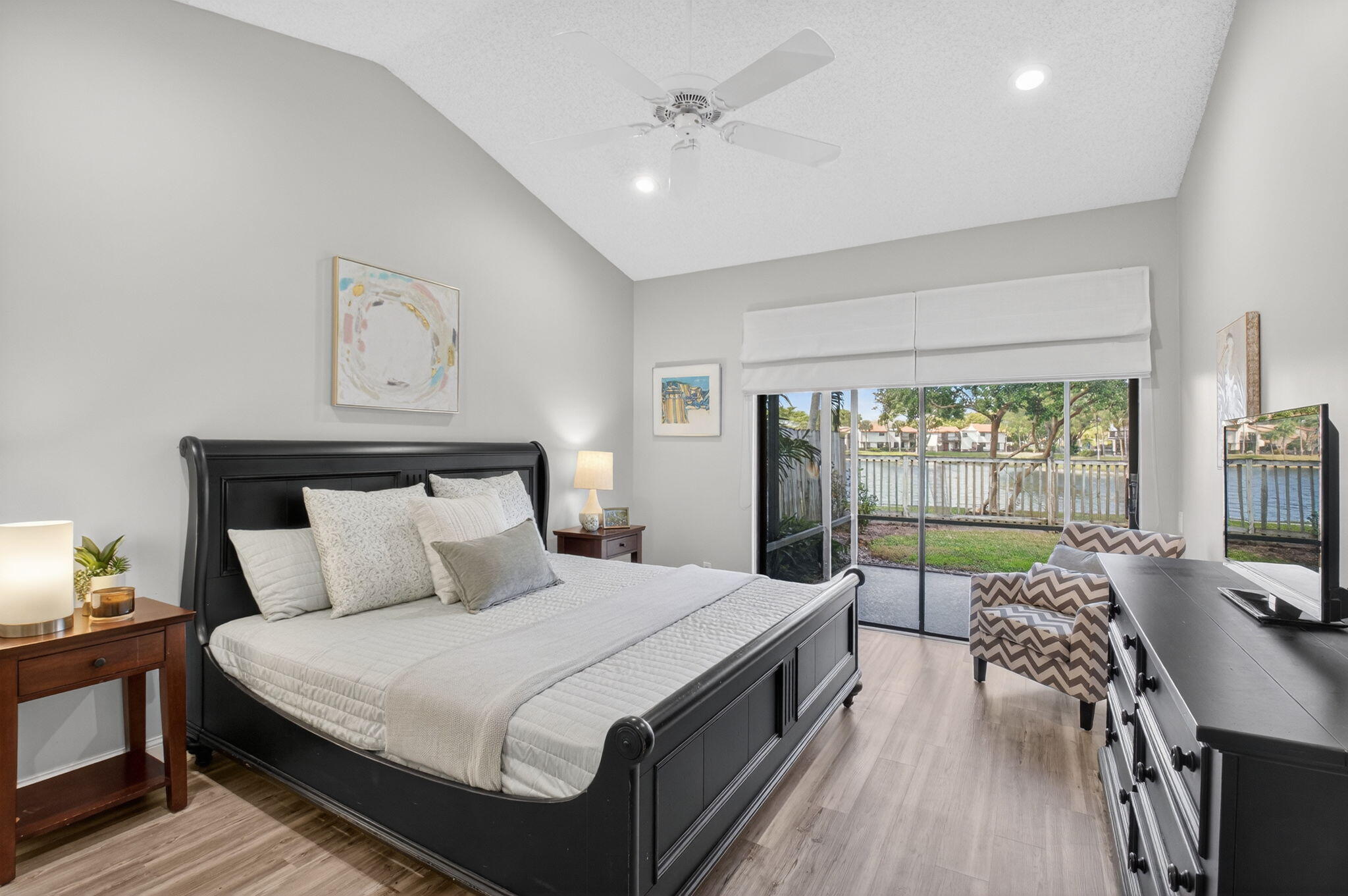 5536 Fox Hollow Dr Drive