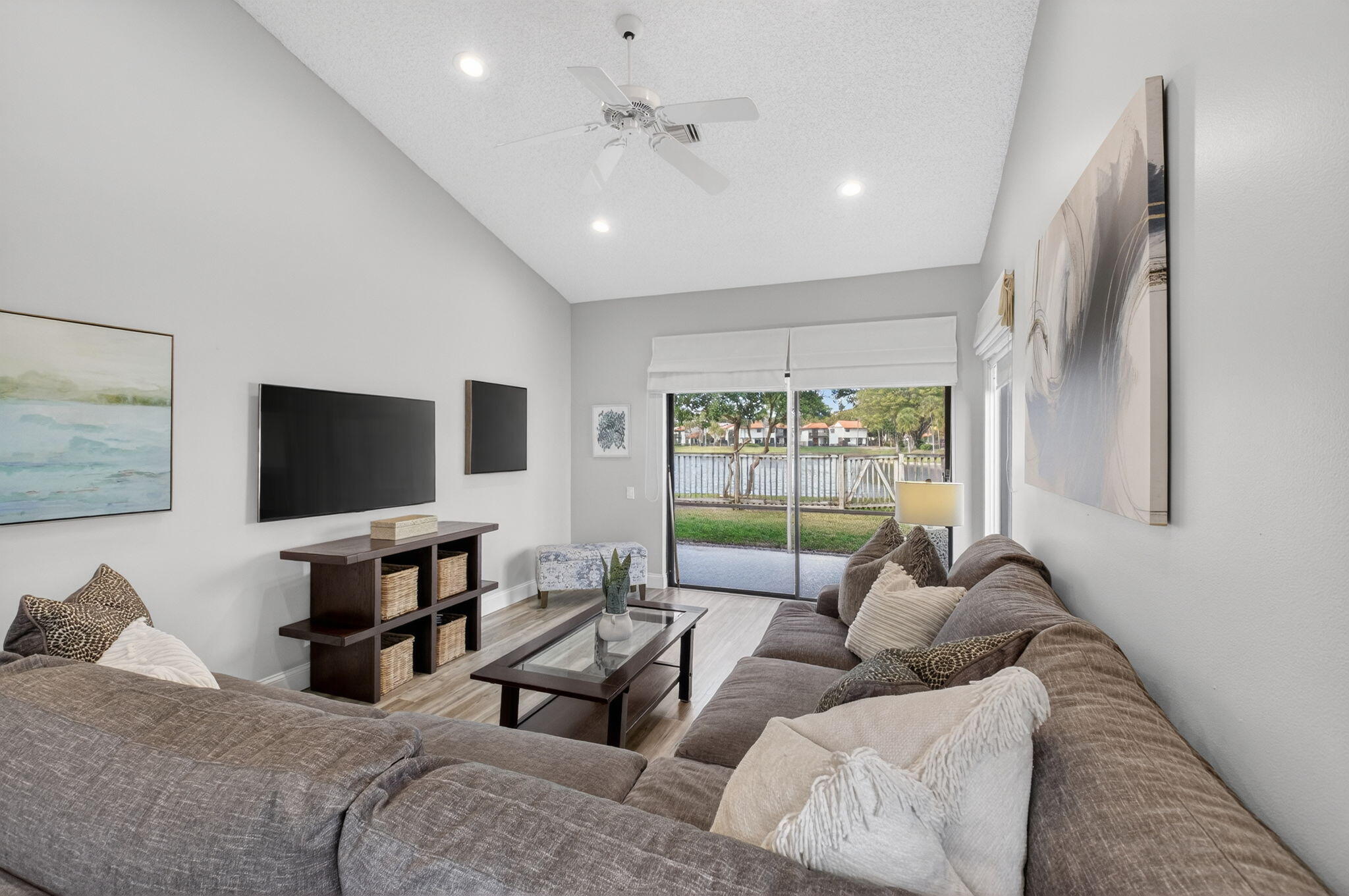 5536 Fox Hollow Dr Drive