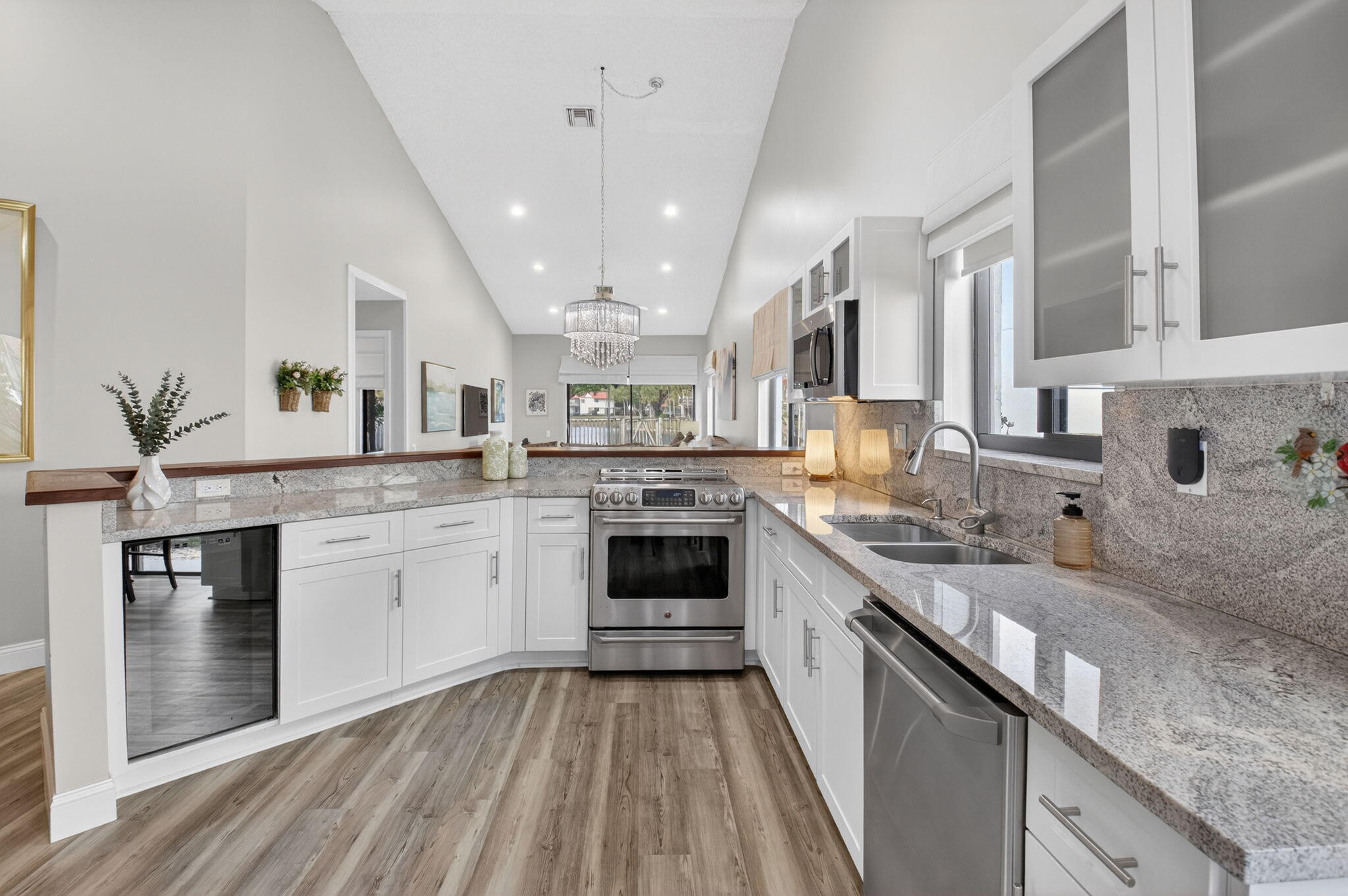 5536 Fox Hollow Dr Drive