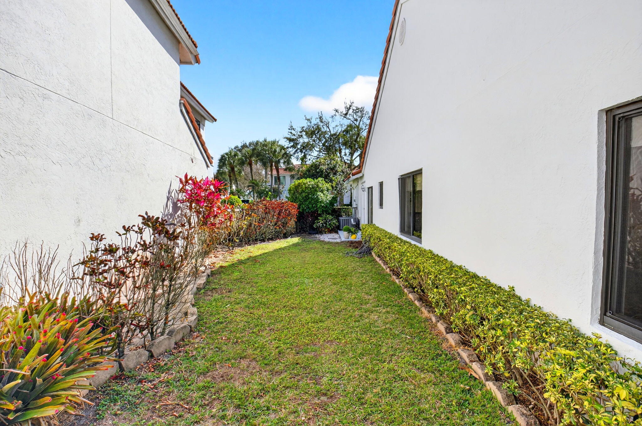 5536 Fox Hollow Dr Drive