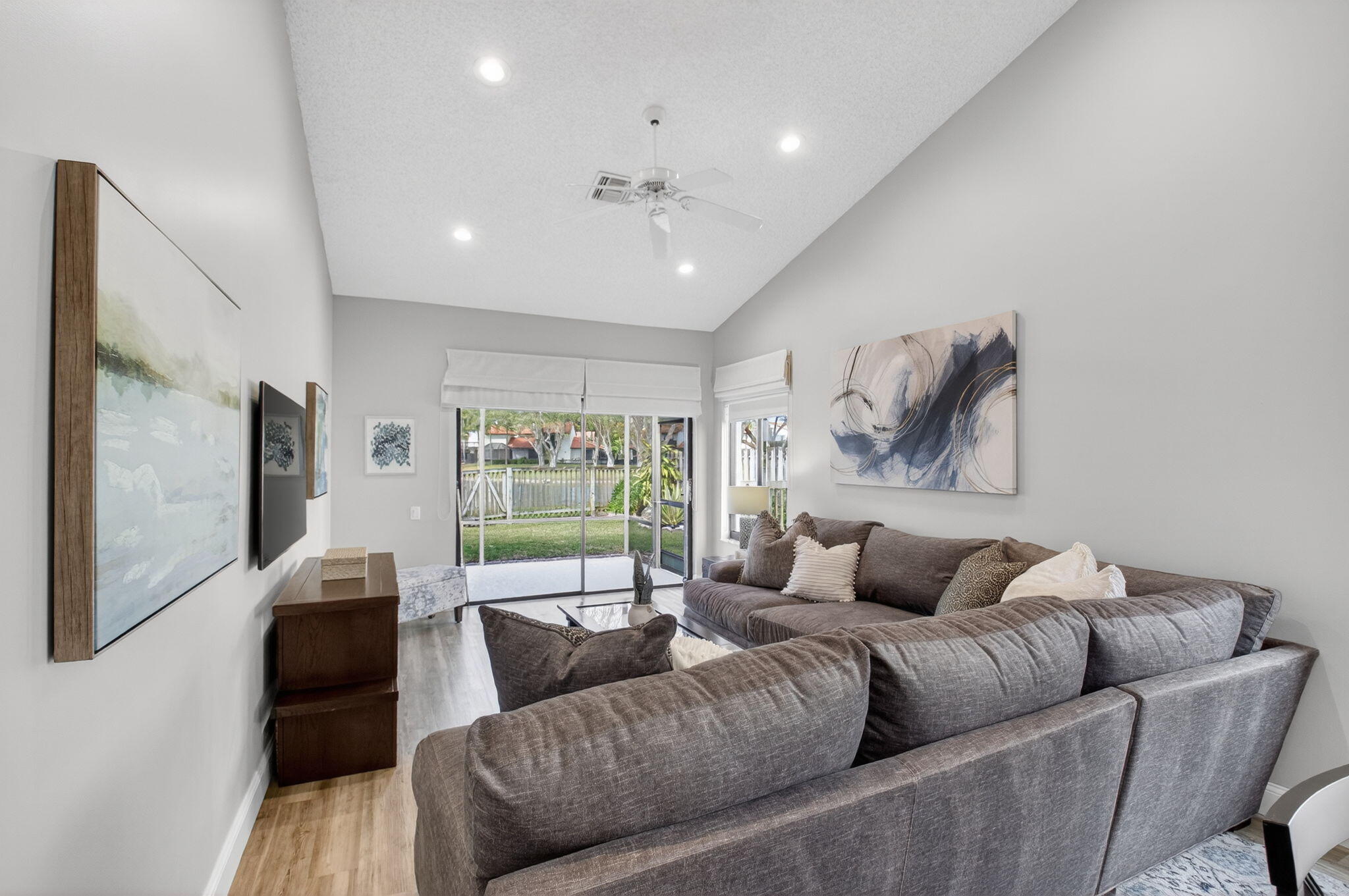 5536 Fox Hollow Dr Drive