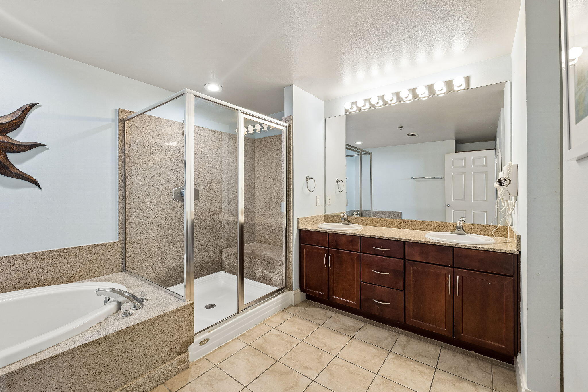9902 S Thomas Drive UNIT 934