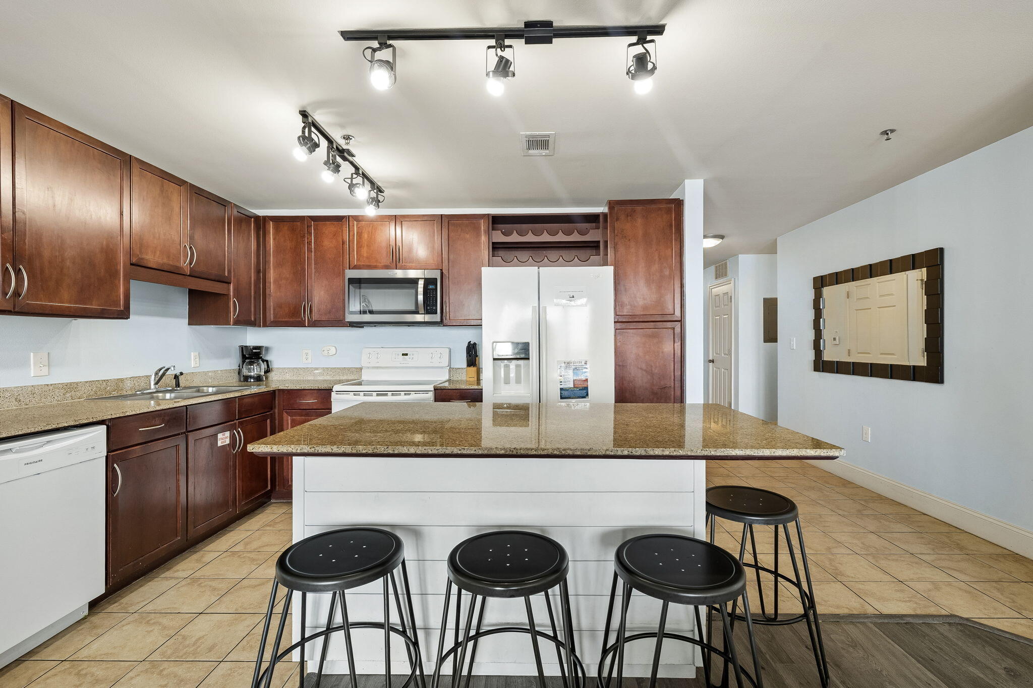 9902 S Thomas Drive UNIT 934