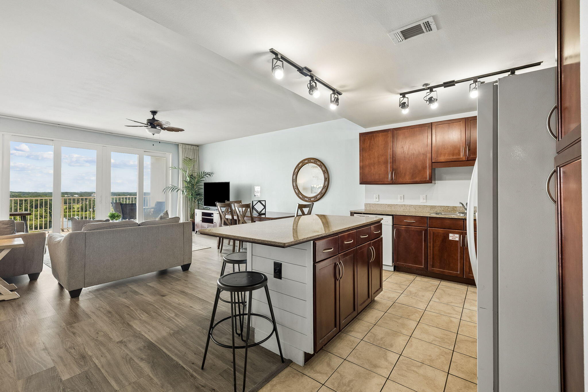 9902 S Thomas Drive UNIT 934