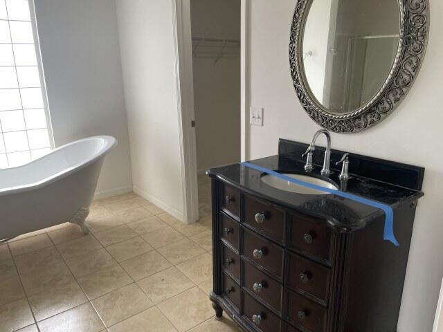 5211 Moore Loop