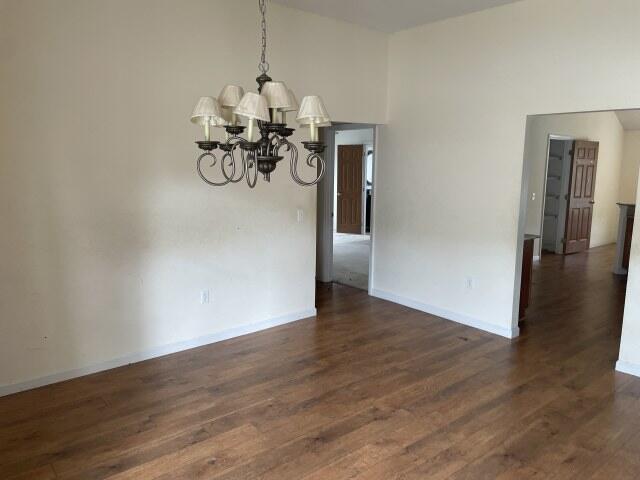 5211 Moore Loop