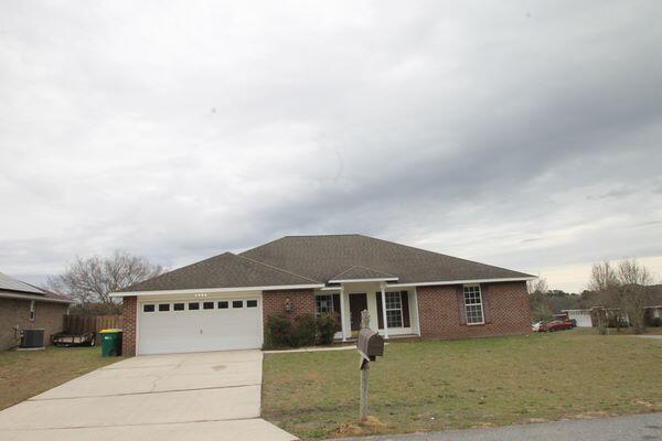 5211 Moore Loop