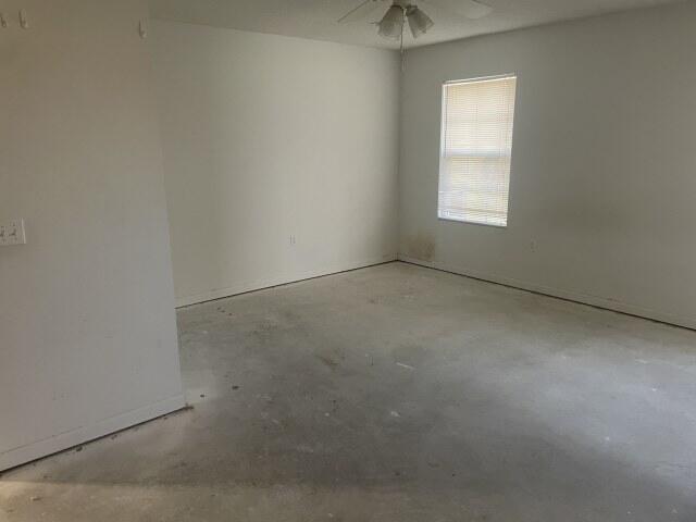5211 Moore Loop