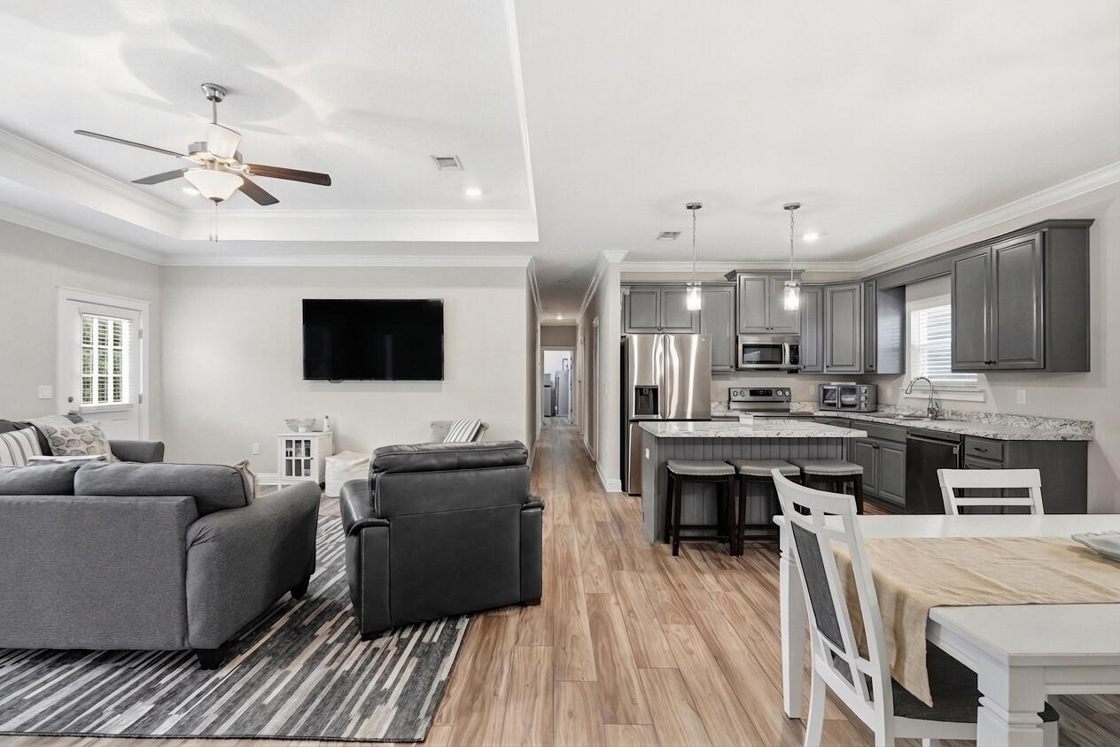 330 Ventana Boulevard