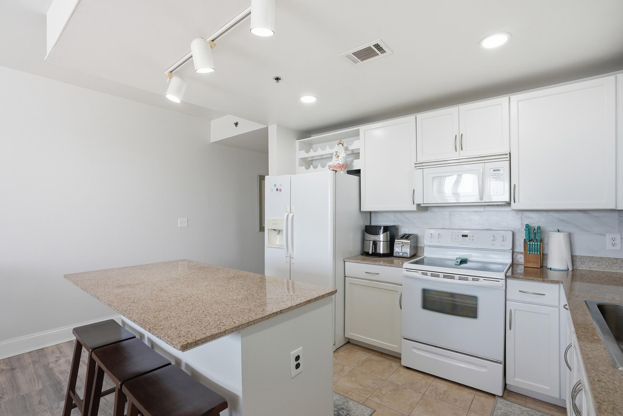 9902 S Thomas Drive UNIT 732