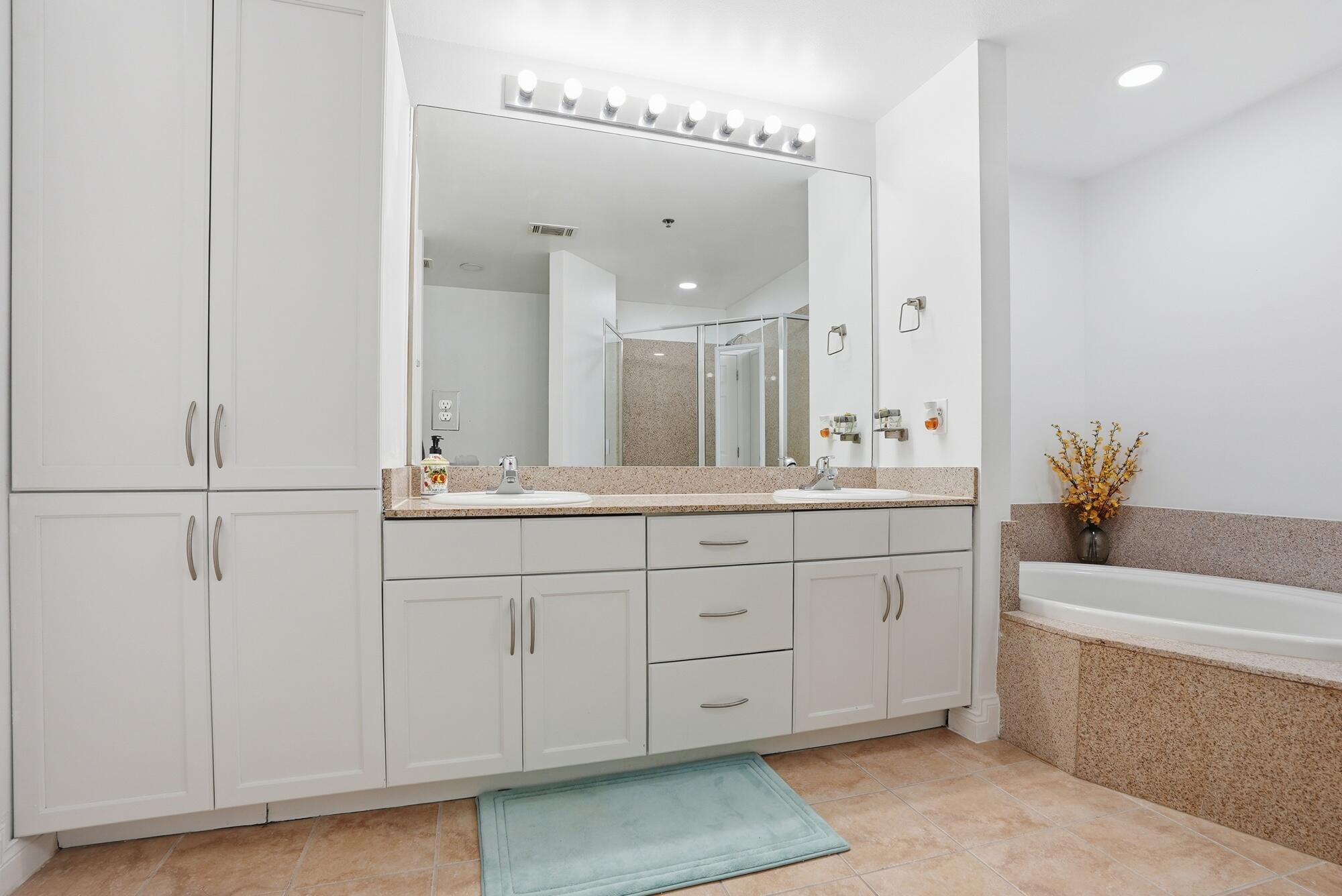 9902 S Thomas Drive UNIT 732