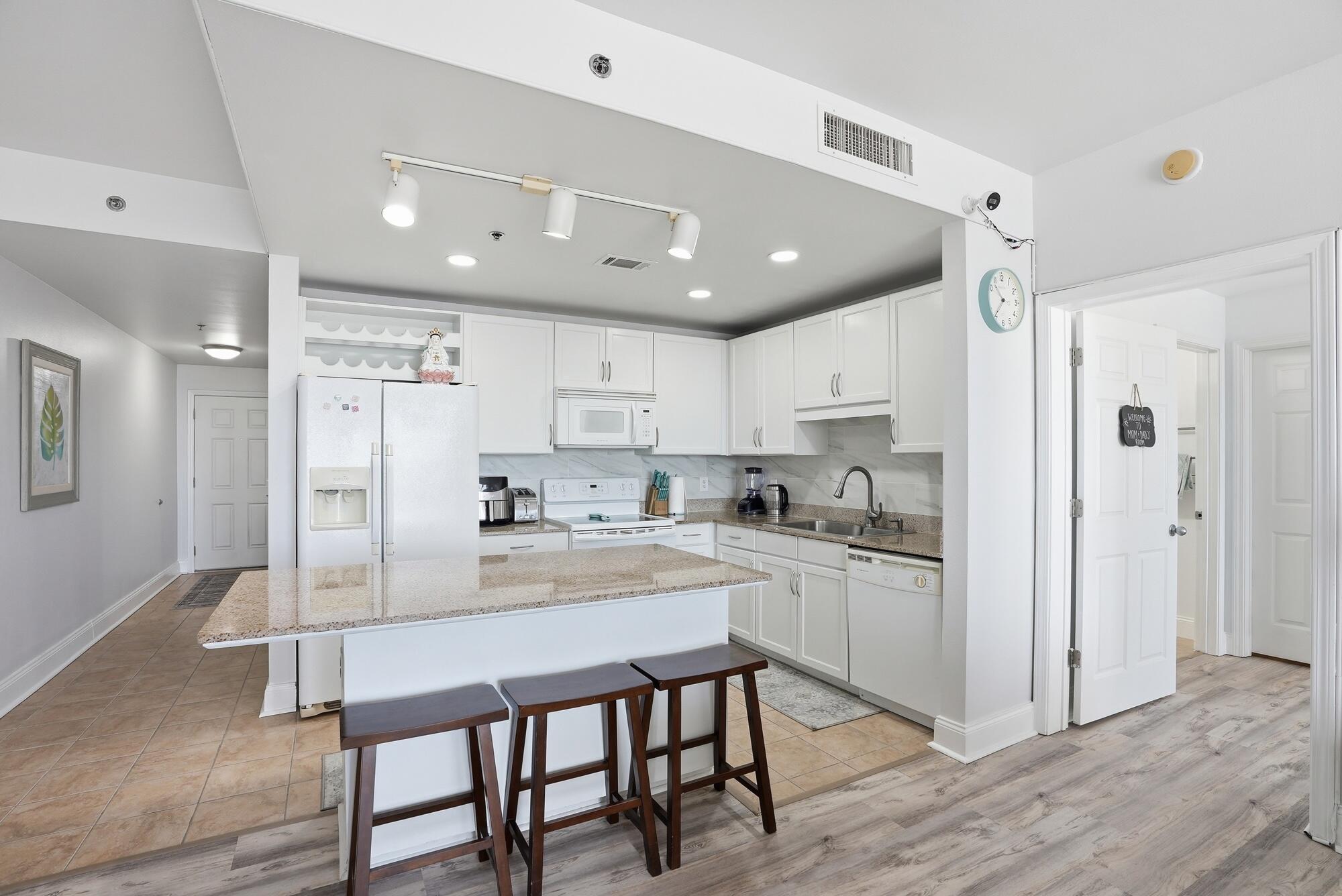 9902 S Thomas Drive UNIT 732