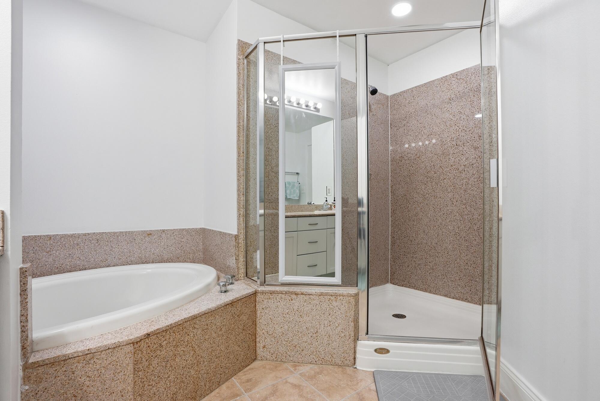 9902 S Thomas Drive UNIT 732