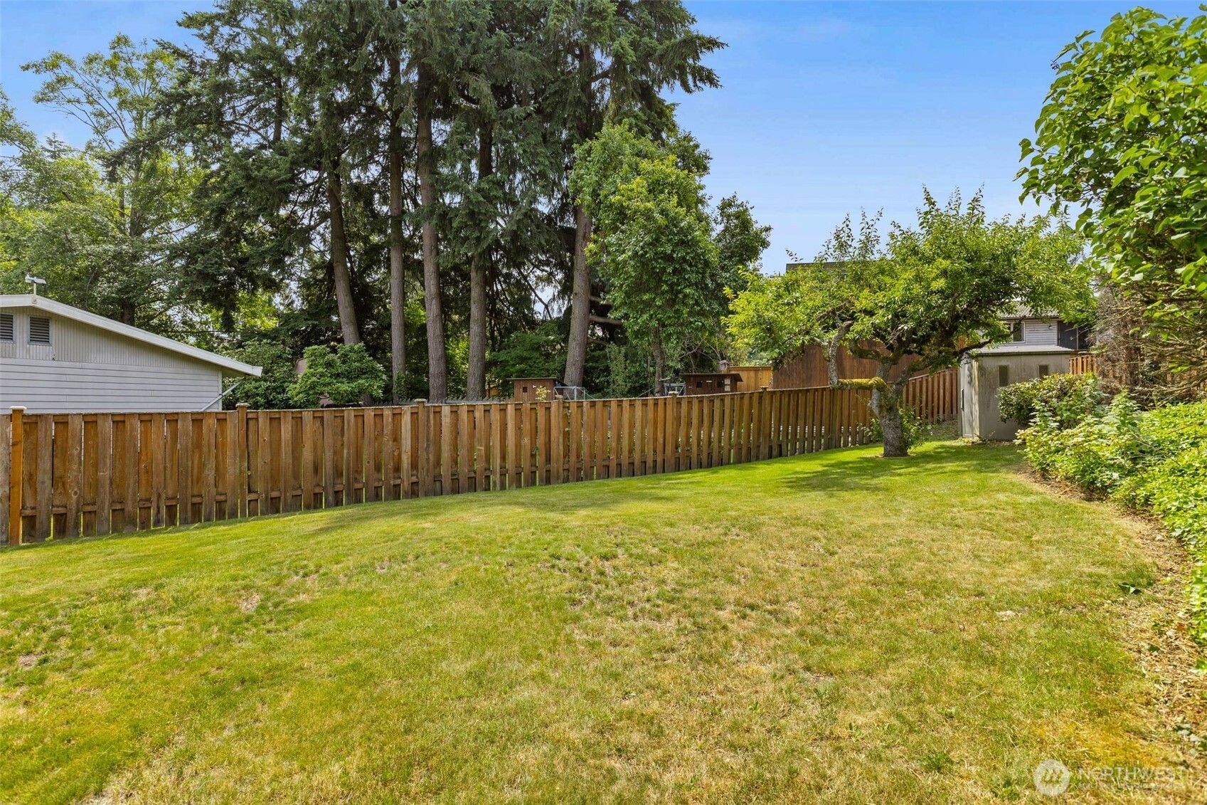 2507 Vashon Court NE