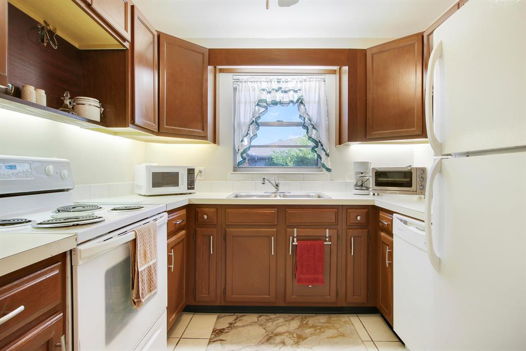 5 Lake Vista Trail 202