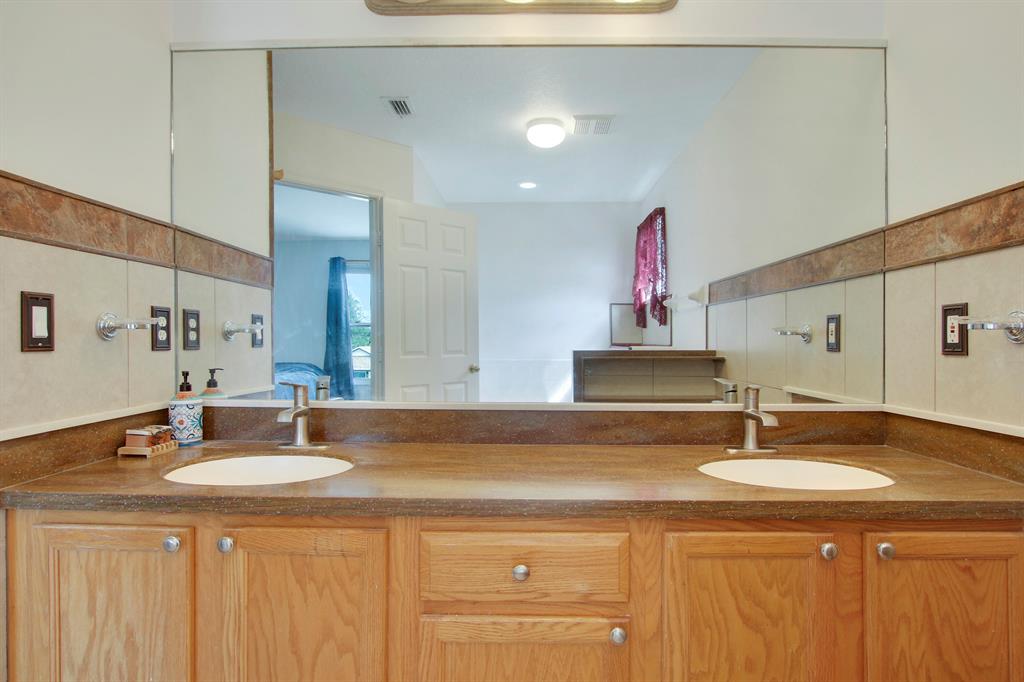 144 Pennock Landing Circle