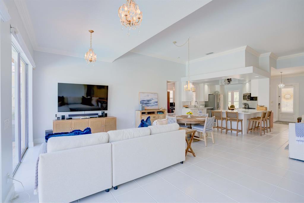 8573 SE Nicolete Lane