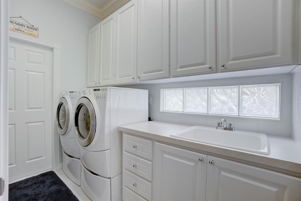 8573 SE Nicolete Lane