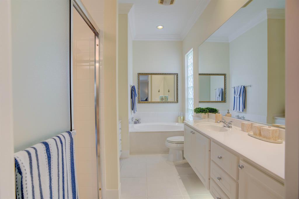 8573 SE Nicolete Lane