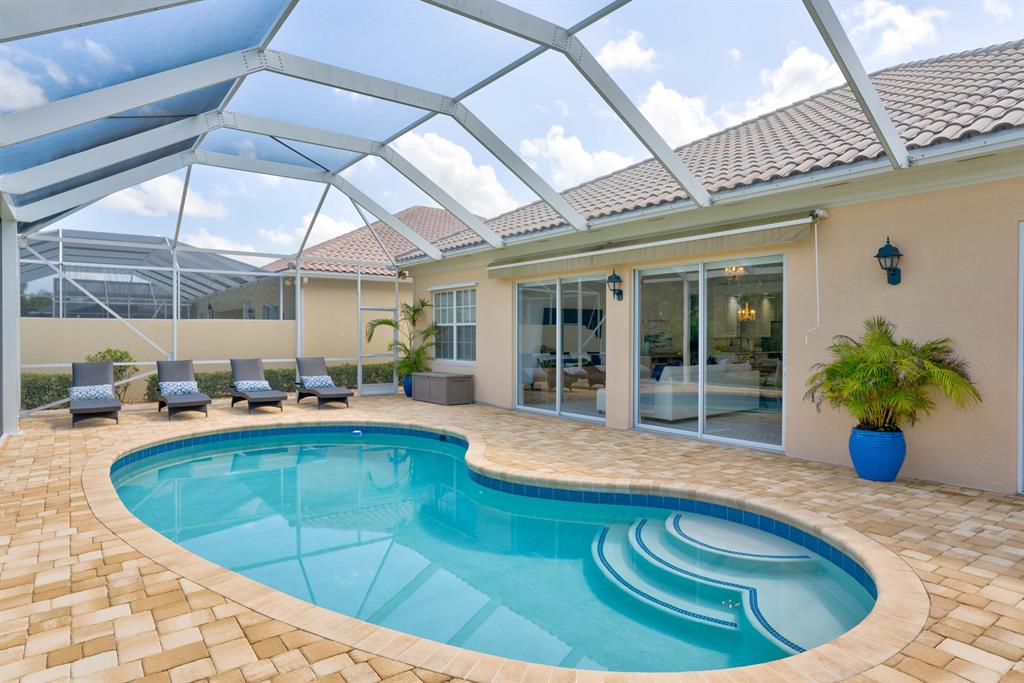 8573 SE Nicolete Lane