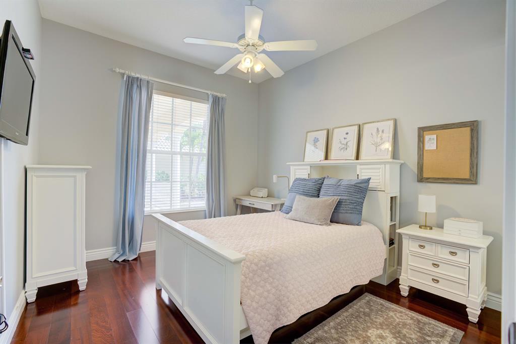 8573 SE Nicolete Lane