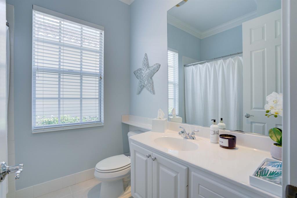 8573 SE Nicolete Lane