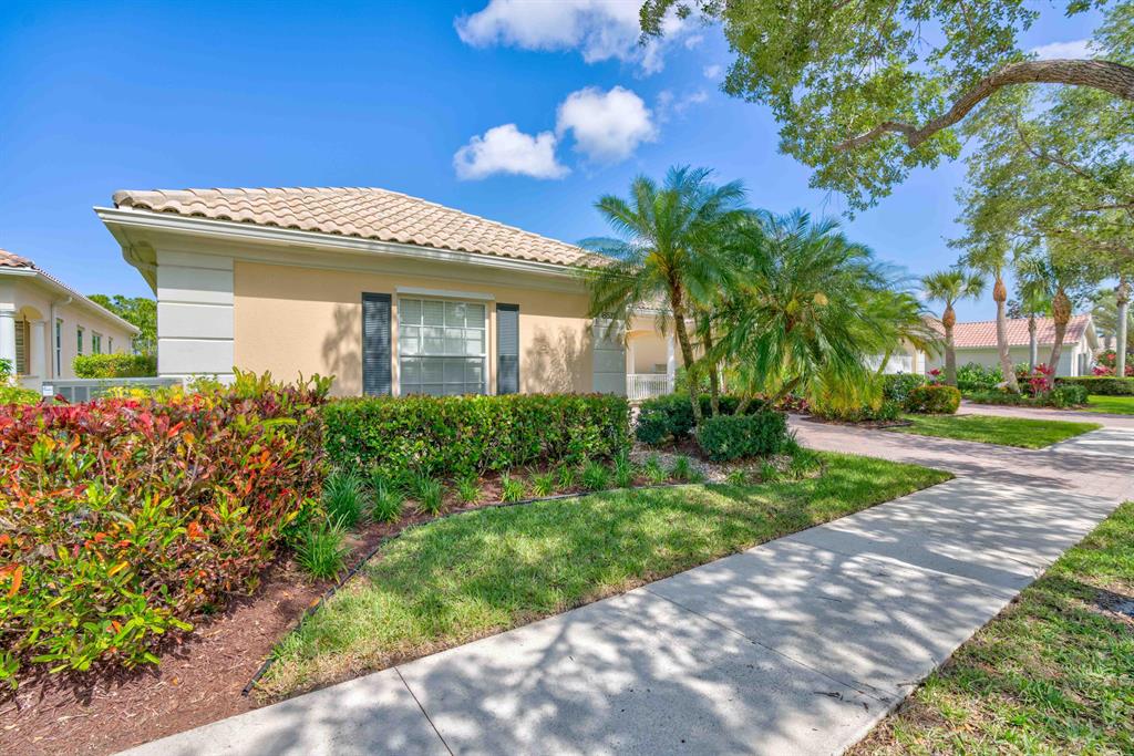 8573 SE Nicolete Lane