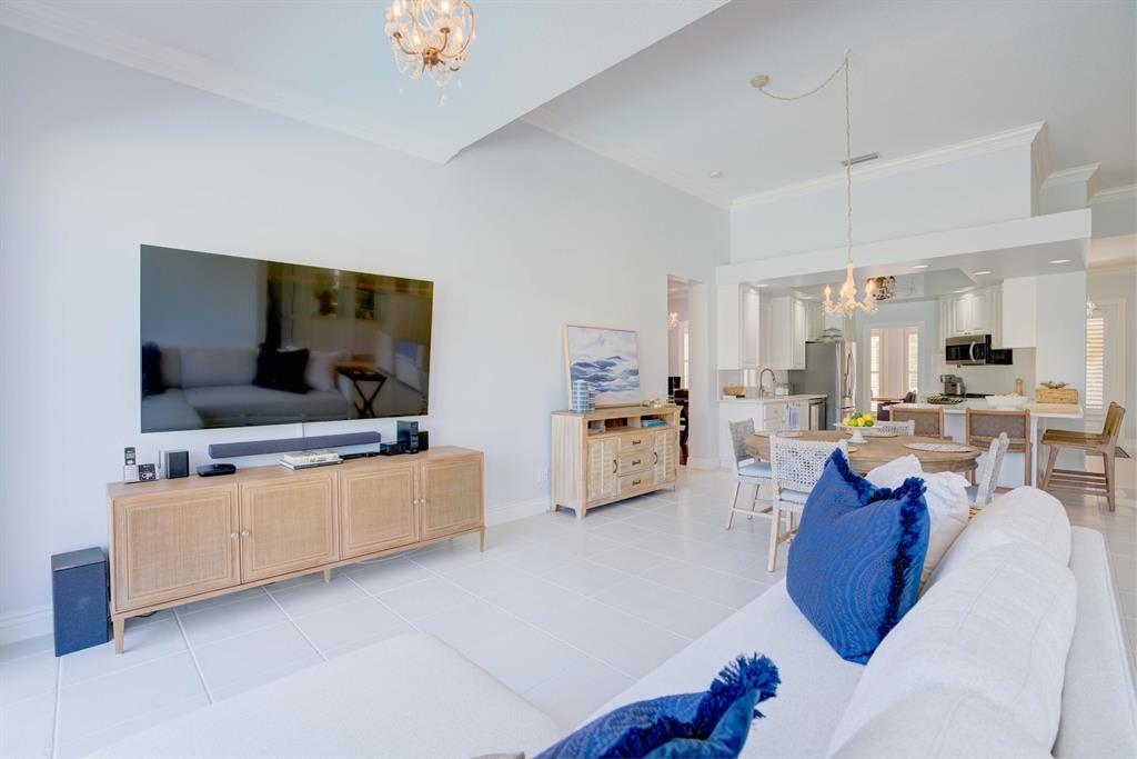 8573 SE Nicolete Lane