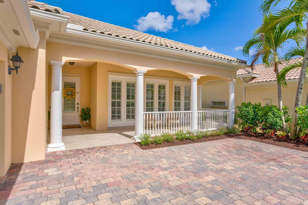 8573 SE Nicolete Lane