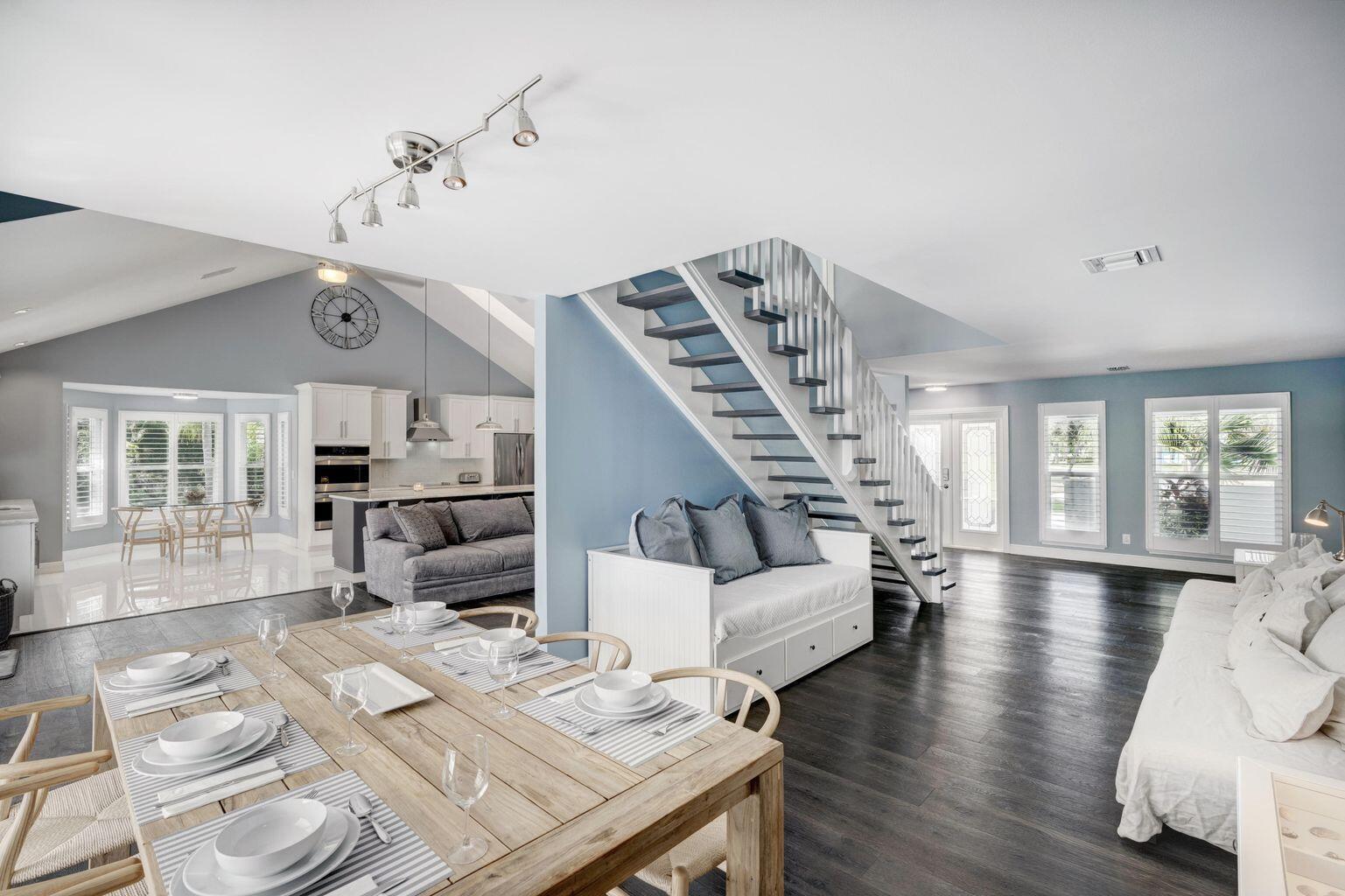 141 Pine Hill Trail W