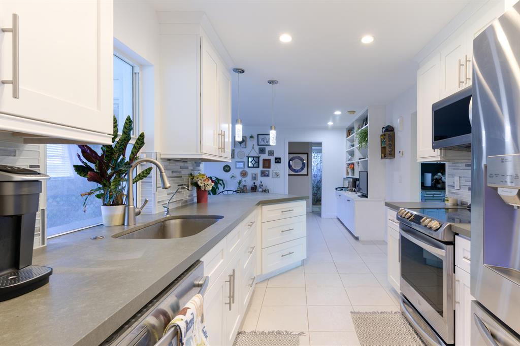 10145 Dasheen Avenue