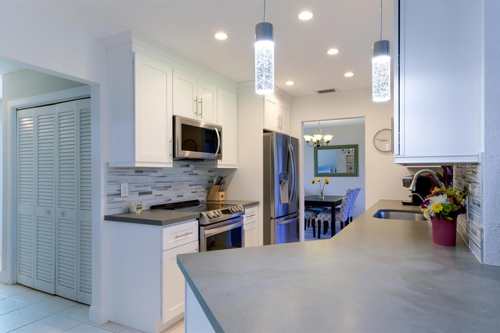 10145 Dasheen Avenue