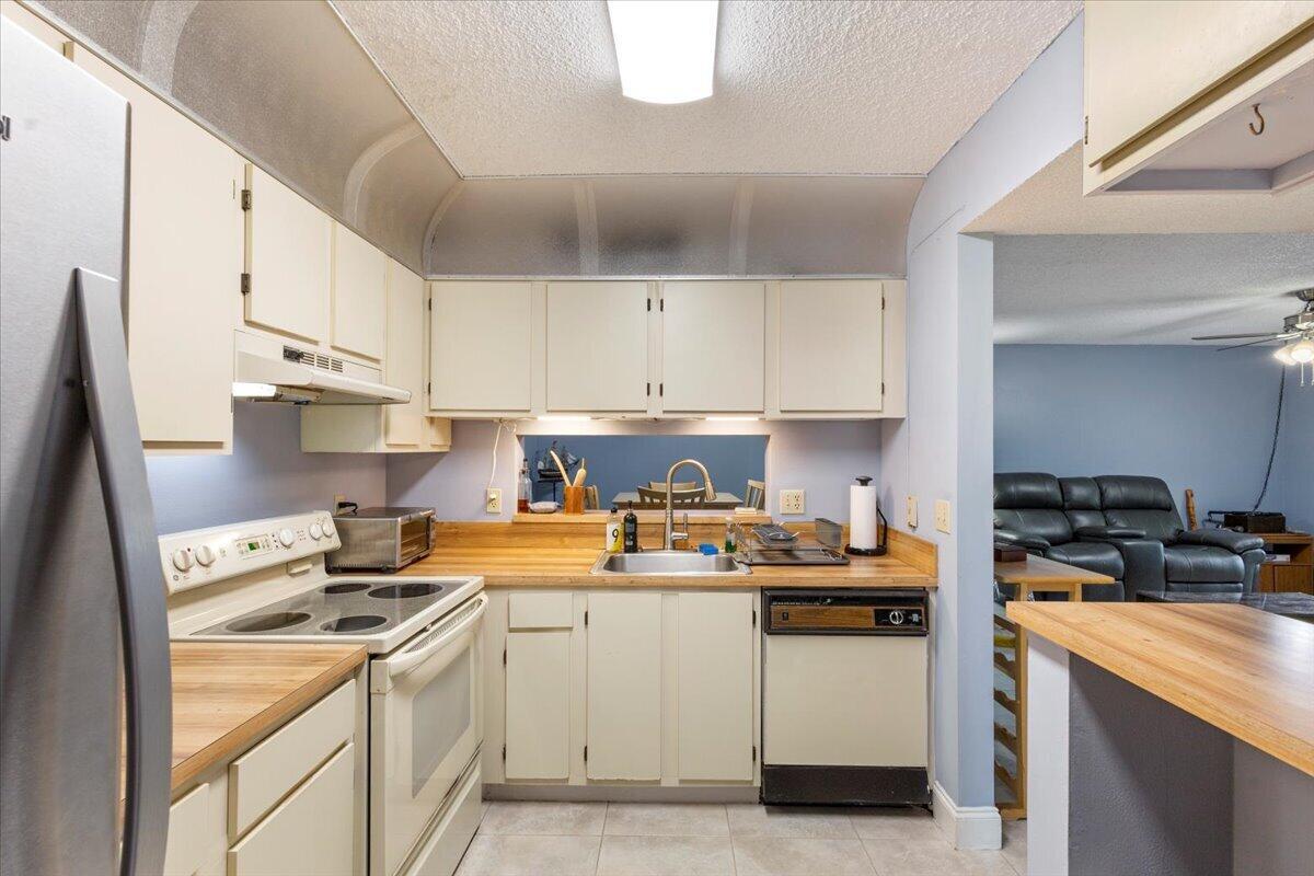 6559 Chasewood Drive C