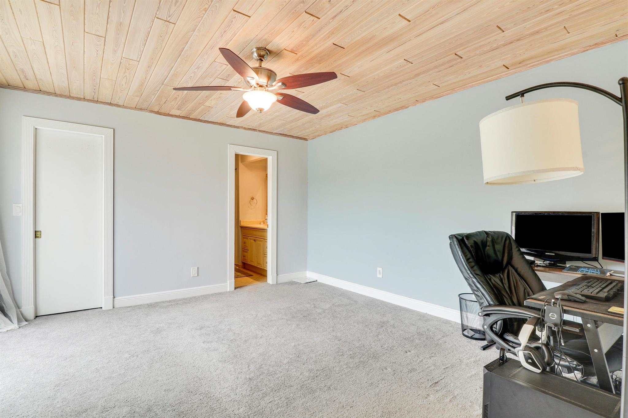 141 E Riverside Drive 9b