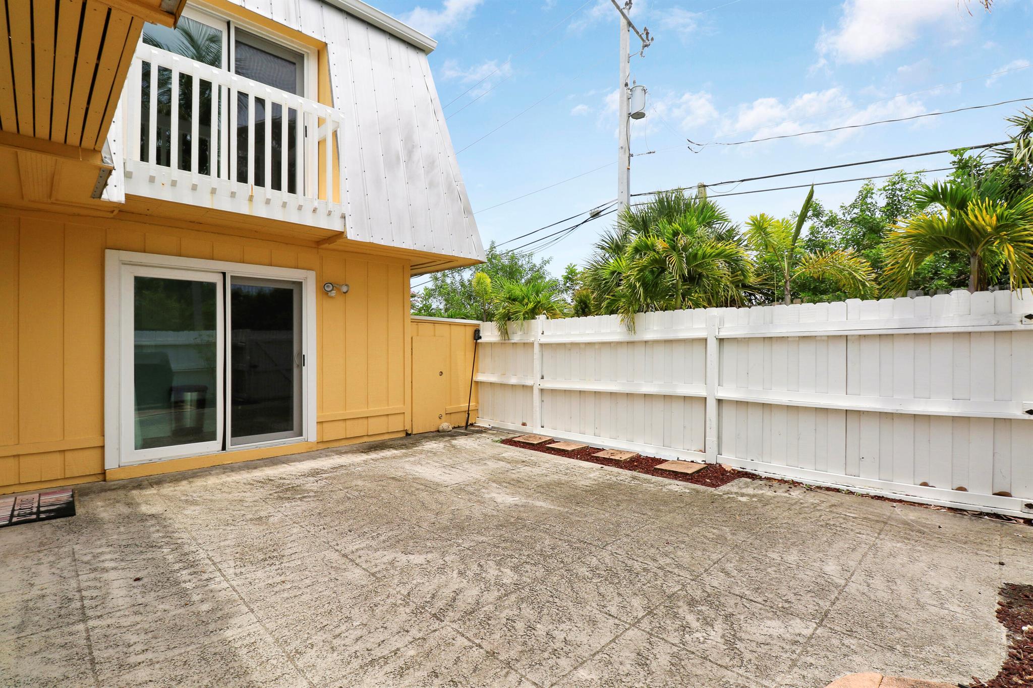 141 E Riverside Drive 9b