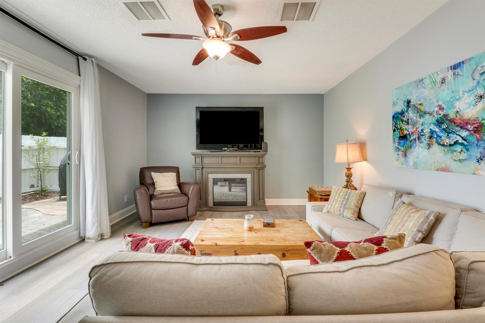 141 E Riverside Drive 9b