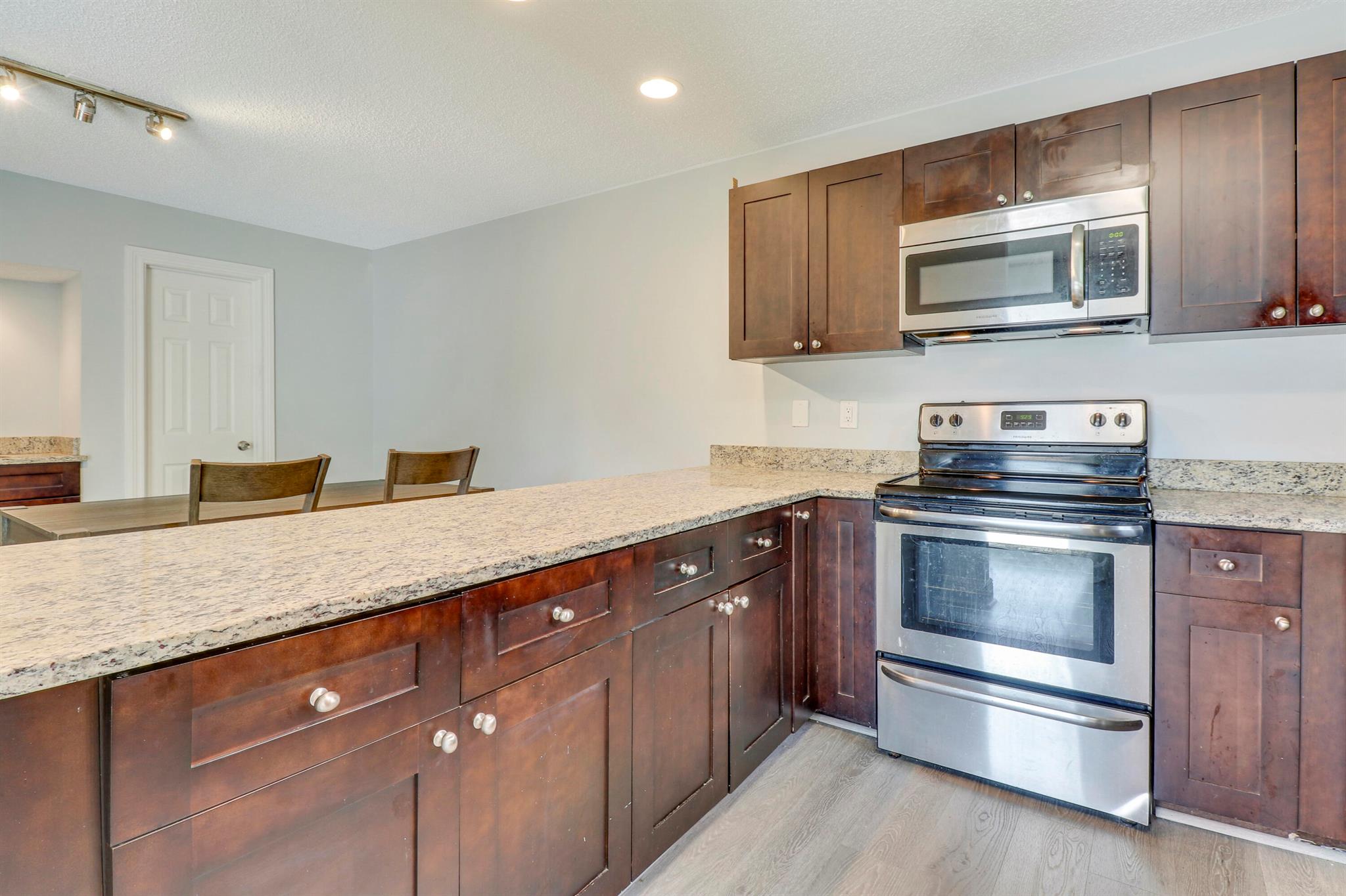 141 E Riverside Drive 9b