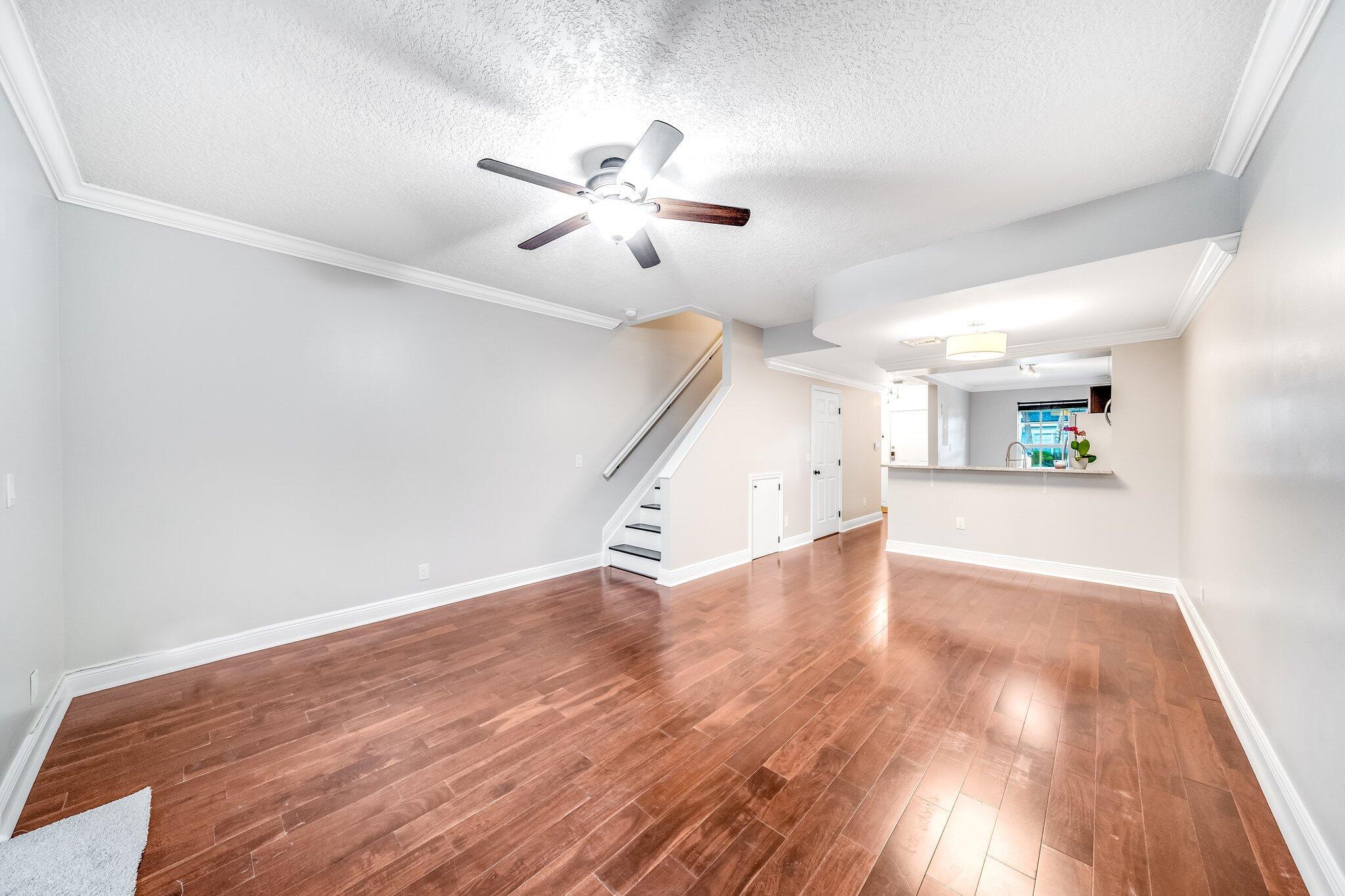 5535 Pageant Place 14